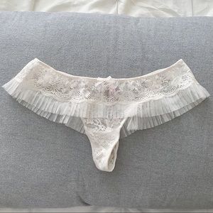 NWT Victoria’s Secret Dream Angels Wide Side Thong